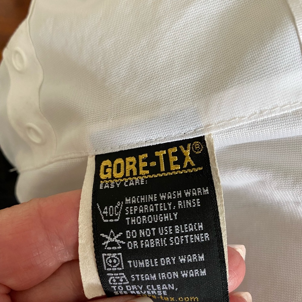 Zero Restrictions black, Goretex all weather golf jacket. Size L. - Picture 4 of 15
